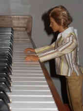 Innerer Mann spielt Klavier (innere Familie)